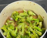 Foto langkah ke 3 dari resep Cah brokoli / tumis brokoli.