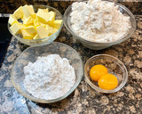 Foto del paso 1 de la receta: Pastel rústico relleno de crema pastelera y manzana