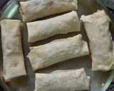 A picture of step 6 of Chicken Spring Roll.