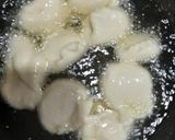 A picture of step 3 of Dahi vada.