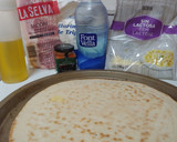 Foto del paso 1 de la receta: Pizza 4 formagio amb beicom Fumat (ahumado)