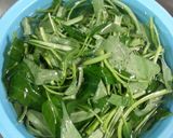 Foto langkah ke 1 dari resep Cah Kangkung saus Tiram.