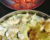 A picture of step 1 of Gobhi aloo.