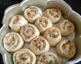 A picture of step 3 of Garlic pull apart rolls.