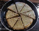 A picture of step 10 of Spicy Tricolour Sandwich Dhokla.