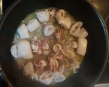 Foto del paso 2 de la receta: Calamares con salsa de tomate y arroz