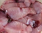 Foto del paso 1 de la receta: Filetes de pescado Marlin al ajillo