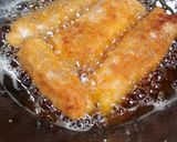 Foto langkah ke 8 dari resep Risol Pedas homemade.