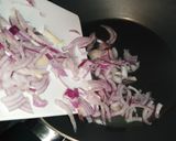 صورة لخطوة 1 من وصفة فول بالخضار🥕🍅 والطحينة بطشة الخل والثوم 😋