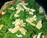 Foto del paso 4 de la receta: Pizza de rúcula con queso brie😋😋