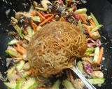 Foto langkah ke 4 dari resep Bihun Goreng.