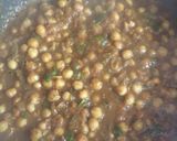 A picture of step 8 of Spicy Chick peas gravy.