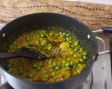 A picture of step 1 of Matar paneer.