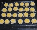 Foto langkah ke 5 dari resep Thumbprint Choco Cheesy.