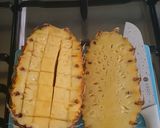 Foto langkah ke 1 dari resep Thai Fried Rice Pineapple.