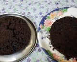 A picture of step 7 of Chocolate choco chips cake.