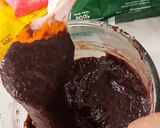 Foto langkah ke 4 dari resep Brownies Ketan Batik 2 Telur - Versi Panggang.