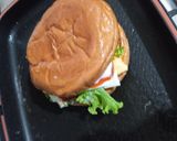 Foto langkah ke 4 dari resep Burger Sandwich.