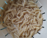 Foto del paso 1 de la receta: Macarrones con salchichas, queso fresco y brócoli