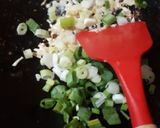 Foto langkah ke 4 dari resep Nasi goreng ayam.