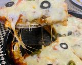 A picture of step 9 of Hot and spicy Beef cheesy pizza.