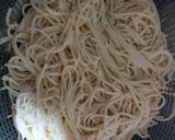 এগ চাওমিন (egg chowmein recipe in bengali) রেসিপি ধাপ - 2 ছবি