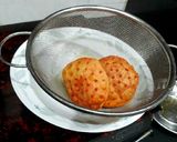 A picture of step 5 of Aloo Tamater Curry with Beetroot Puri.
