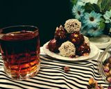عکس مرحله 1 از دستور توپک های خرما و بیسکوئیت😍