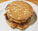 Foto del paso 15 de la receta: Tempurburguesa de pollo, champiñones y mozzarella con guarnición