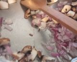 Φωτογραφία βήματος 1 της συνταγής Μύρισε Αιγαίο (μυδοπίλαφο)