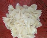 A picture of step 2 of Pasta eggs omelette.