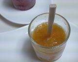 A picture of step 1 of Fresh fruit Popsicle.