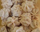 Foto langkah ke 4 dari resep Kue sagu keju.