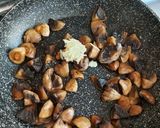 Pas rețetă Ceafă de porc cu ciuperci prăjite 2 fotografie