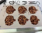 Une image de l'étape 10 de Fondants au chocolat, rice krispies, abricots et pistaches.