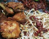 Foto langkah ke 2 dari resep Pecak Tauge Ayam.