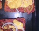 صورة لخطوة 5 من وصفة بيتزا بخبز 🍕 التوست 🍞
