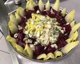 Une image de l'étape 7 de Salade aux deux endives, roquefort et sauce maison.