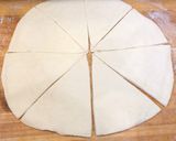 Sajtos vajas kifli recept fázis 7 fotója