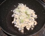 A picture of step 1 of Pizza sauce.