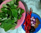 Foto langkah ke 1 dari resep Jlegor Brambang Asem Mommylicious.