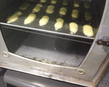 Foto langkah ke 7 dari resep Lidah Kucing Gurih Enak Tanpa Cetakan Oven Tangkring.