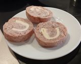 Foto del paso 5 de la receta: Medallones rellenos en espiral de cerdo, bacon y queso fundido