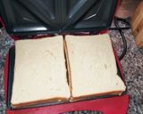 A picture of step 4 of Toasted Bread with Fried Eggs and Baked Beans.