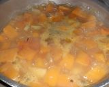 Foto del paso 2 de la receta: Sopa Crema de Calabaza al Romero con Nuez