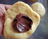 Foto langkah ke 2 dari resep Roti goreng isi selai coklat.