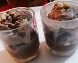 A picture of step 2 of Chocolate pudding with icecream.