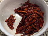 Salsa de chile de árbol y nuez de la India