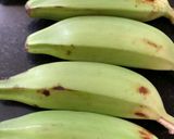 A picture of step 1 of Kachhe Kele Chilke Ki Chutney.