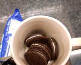 Foto langkah ke 2 dari resep Oreo Mug Cake Microwave.